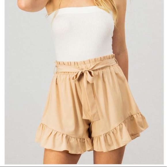 ✨RUFFLED HEM RIBBON BELT SHORTS✨ - Picture 4 of 5